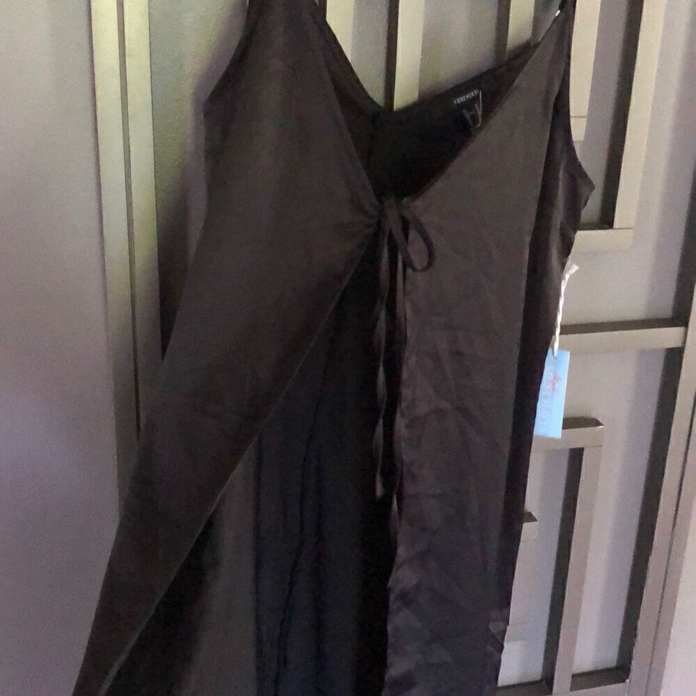 NWT Forever 21 satin spaghetti strap duster top overlay jacket size M￼